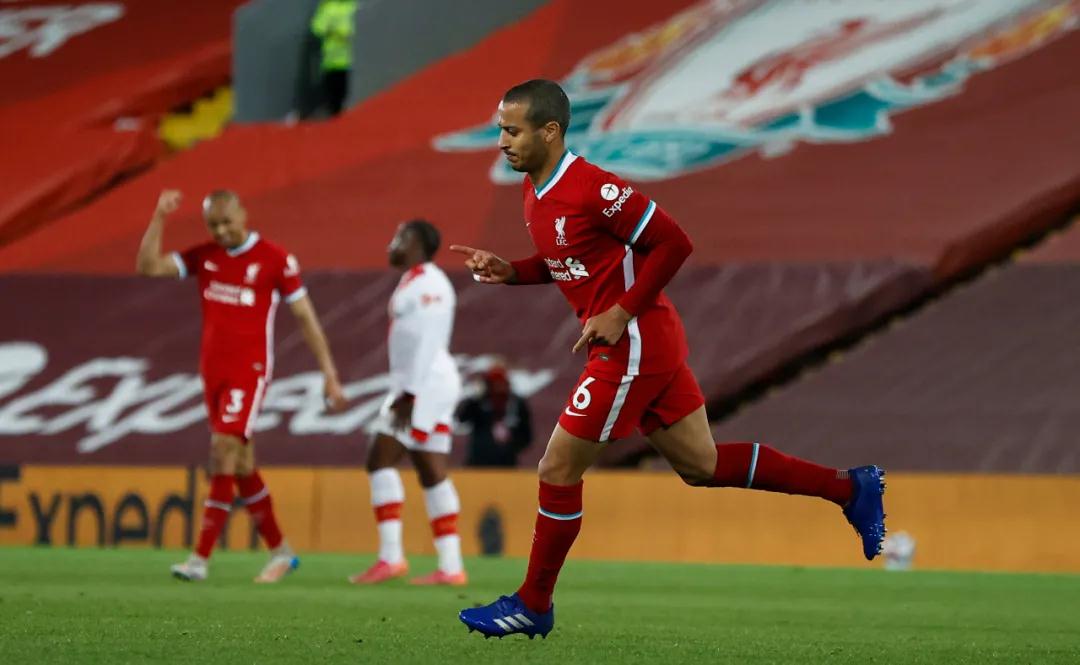 من هو أفضل لاعب كرة قدم في العالم حاليا؟